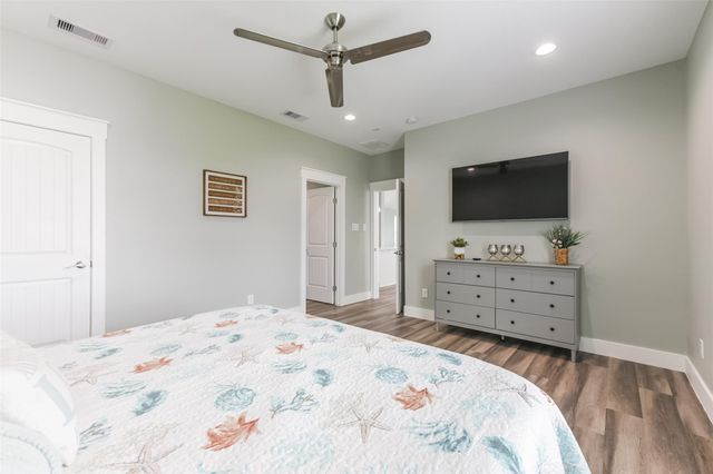 16630 Jean Lafitte Road, Galveston, TX 77554