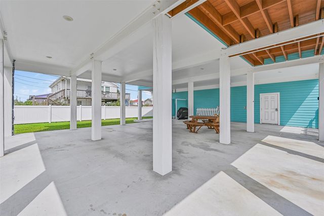 16630 Jean Lafitte Road, Galveston, TX 77554