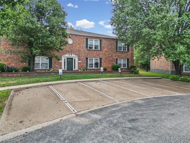 9421 Green Park Gardens Drive C, St Louis, MO 63123