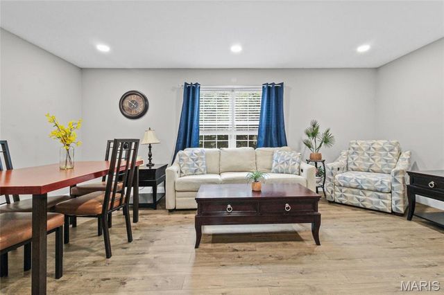 9421 Green Park Gardens Drive C, St Louis, MO 63123