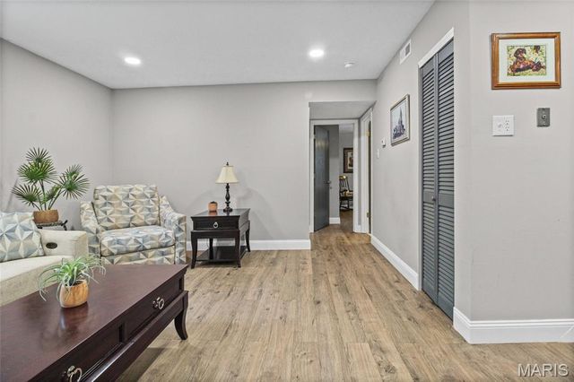 9421 Green Park Gardens Drive C, St Louis, MO 63123