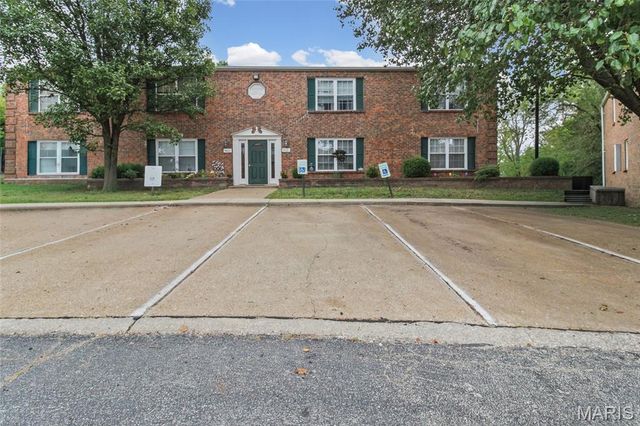 9421 Green Park Gardens Drive C, St Louis, MO 63123