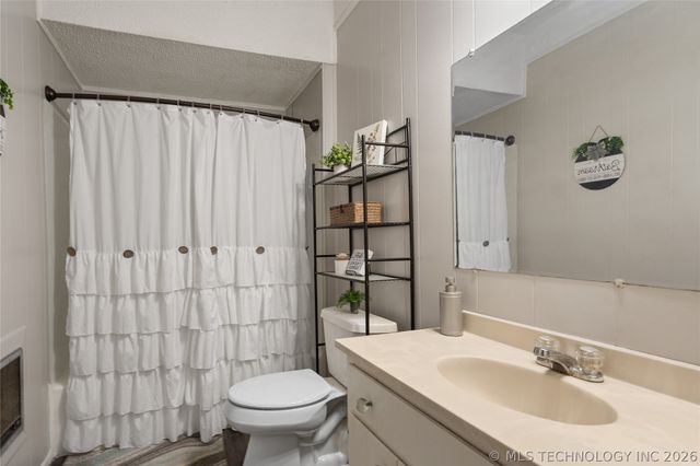 113 10th Avenue NE, Ardmore, OK 73401