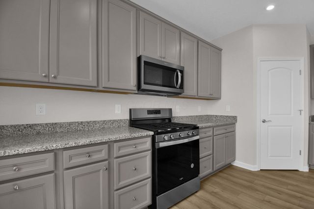 1303 Theodore Drive, Lockbourne, OH 43137