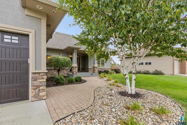 5804 S Lazy Ridge Pl Place, Sioux Falls, SD 57108