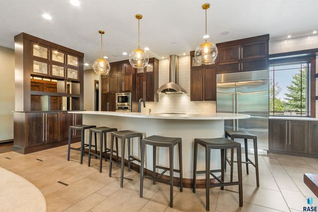 5804 S Lazy Ridge Pl Place, Sioux Falls, SD 57108