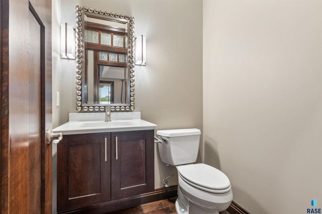 5804 S Lazy Ridge Pl Place, Sioux Falls, SD 57108