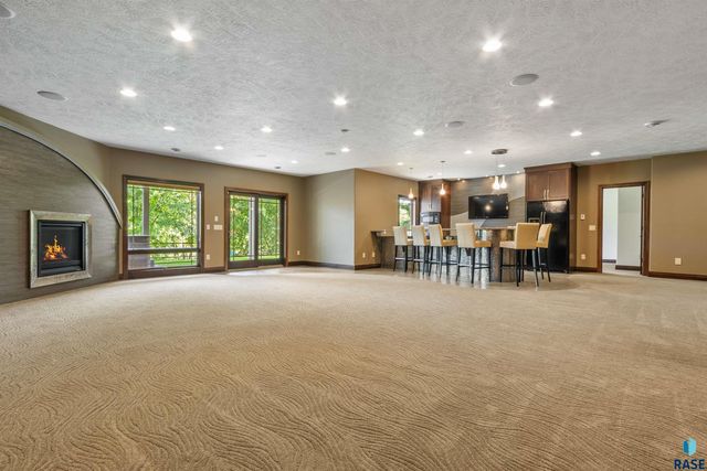 5804 S Lazy Ridge Pl Place, Sioux Falls, SD 57108