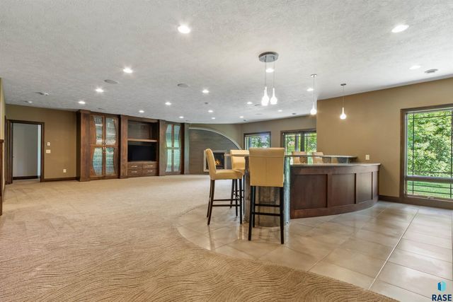 5804 S Lazy Ridge Pl Place, Sioux Falls, SD 57108