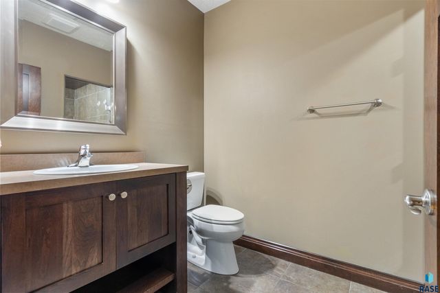 5804 S Lazy Ridge Pl Place, Sioux Falls, SD 57108