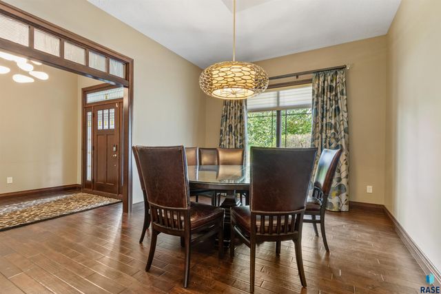 5804 S Lazy Ridge Pl Place, Sioux Falls, SD 57108