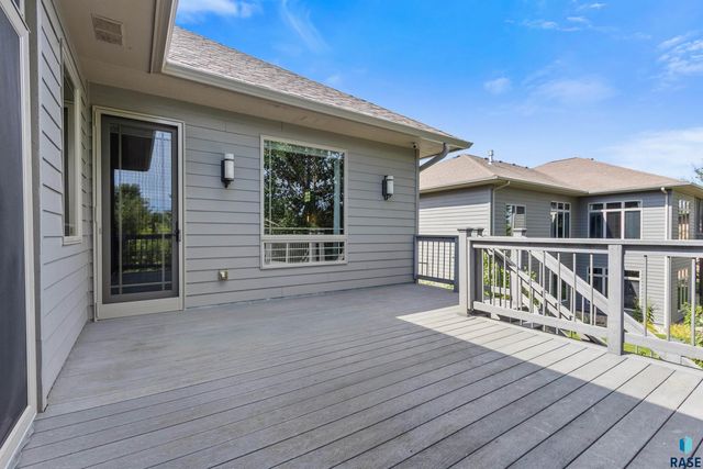 5804 S Lazy Ridge Pl Place, Sioux Falls, SD 57108