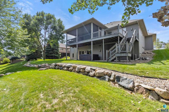 5804 S Lazy Ridge Pl Place, Sioux Falls, SD 57108