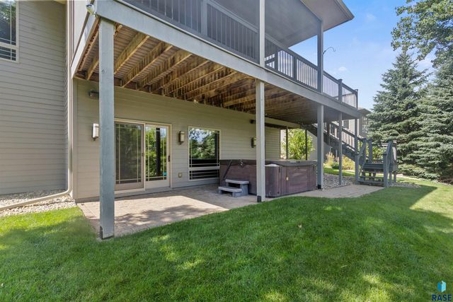 5804 S Lazy Ridge Pl Place, Sioux Falls, SD 57108
