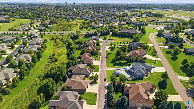 5804 S Lazy Ridge Pl Place, Sioux Falls, SD 57108