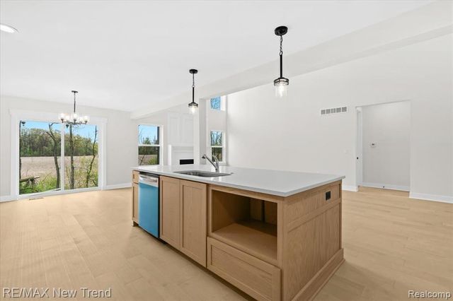 2041 Crested Butte Drive, White Lake, MI 48383