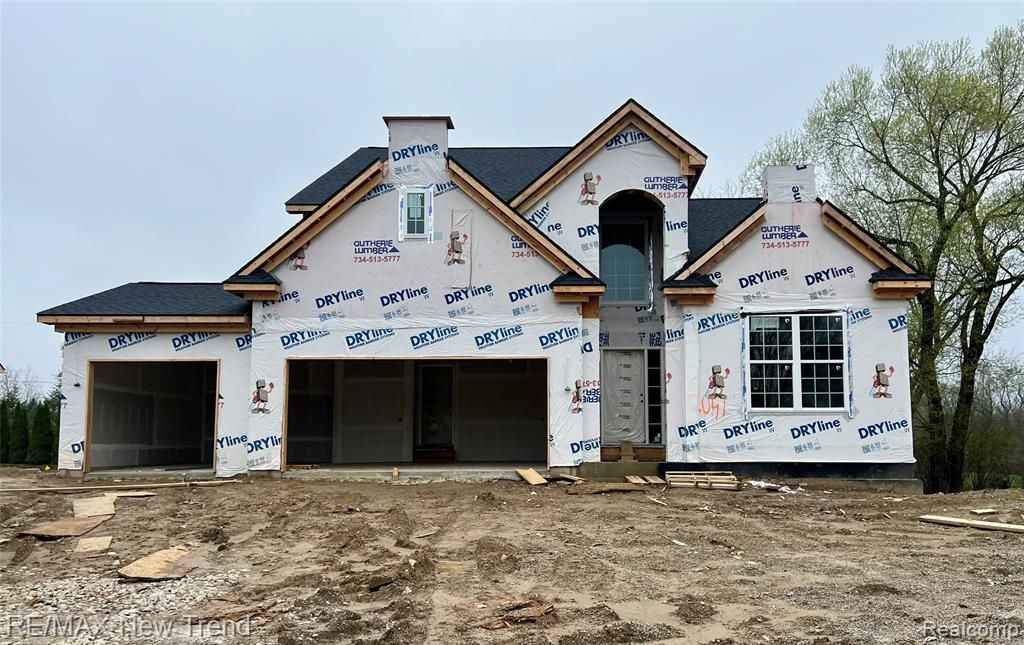 2041 Crested Butte Drive, White Lake, MI 48383