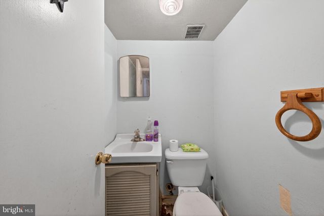 178 W SHELLEY DR, Claymont, DE 19703