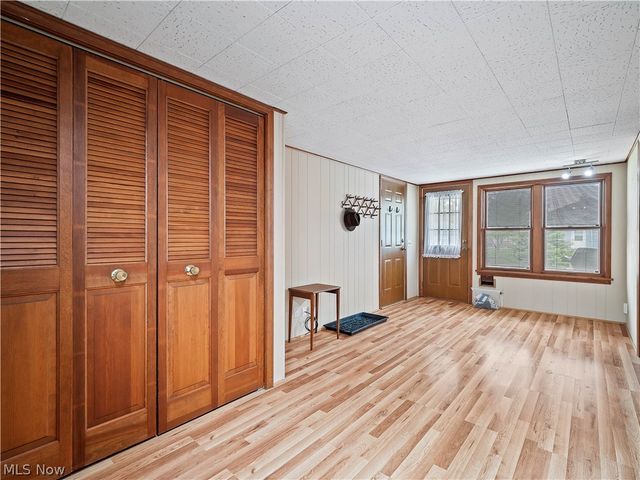 7393 Nethersole Drive, Middleburg Heights, OH 44130