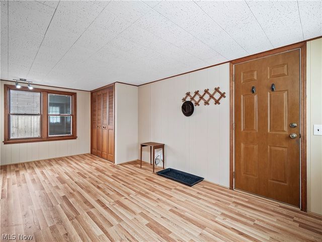 7393 Nethersole Drive, Middleburg Heights, OH 44130