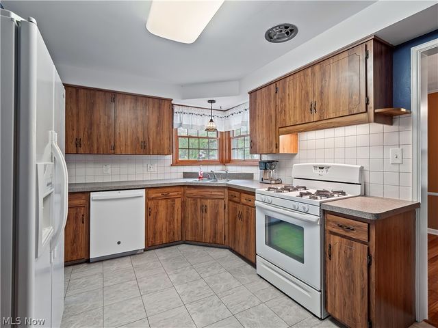 7393 Nethersole Drive, Middleburg Heights, OH 44130