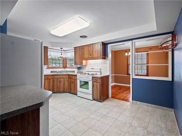 7393 Nethersole Drive, Middleburg Heights, OH 44130