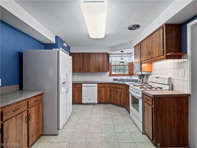 7393 Nethersole Drive, Middleburg Heights, OH 44130