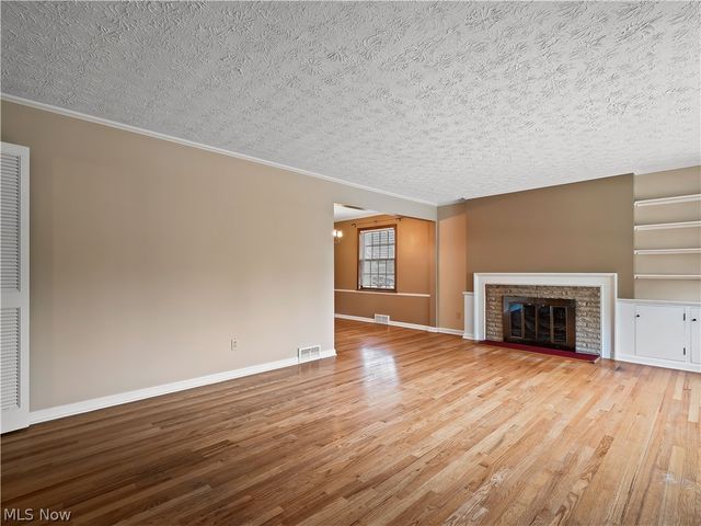 7393 Nethersole Drive, Middleburg Heights, OH 44130