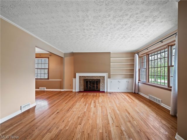 7393 Nethersole Drive, Middleburg Heights, OH 44130