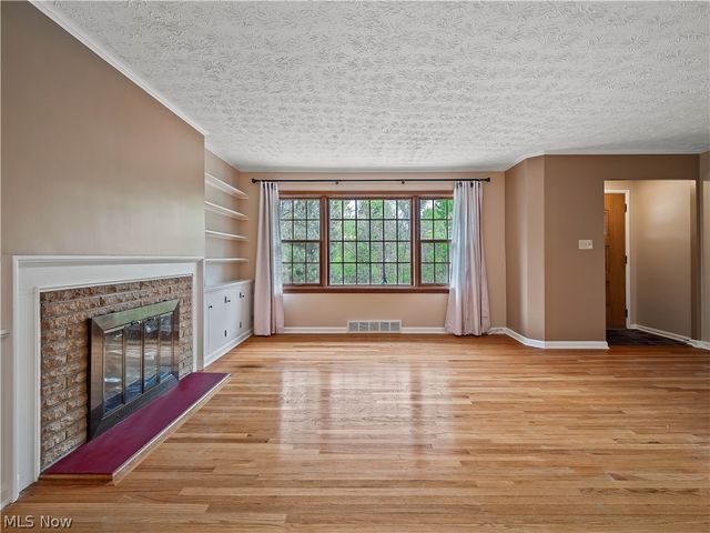 7393 Nethersole Drive, Middleburg Heights, OH 44130