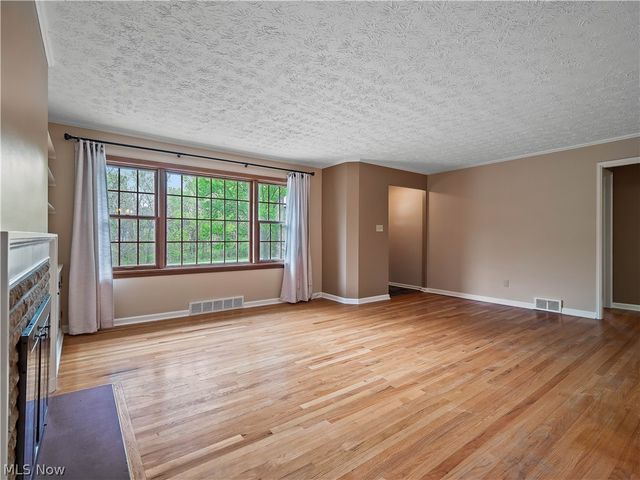7393 Nethersole Drive, Middleburg Heights, OH 44130