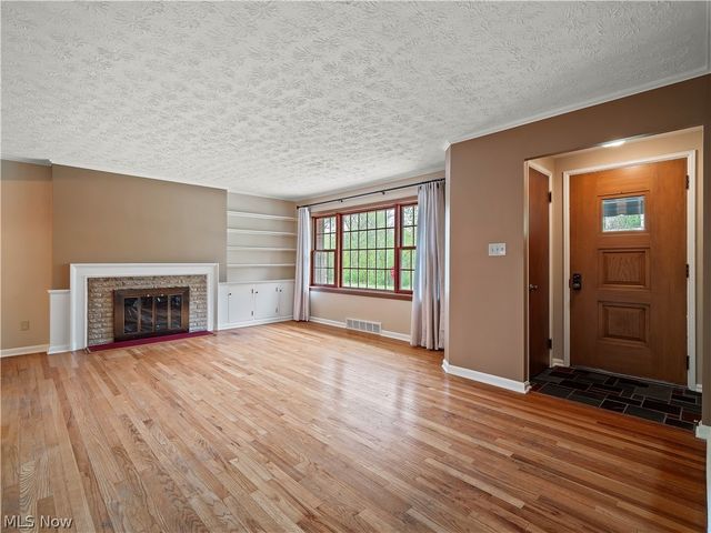 7393 Nethersole Drive, Middleburg Heights, OH 44130