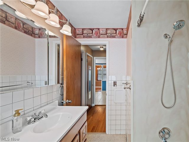 7393 Nethersole Drive, Middleburg Heights, OH 44130