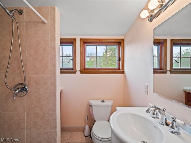 7393 Nethersole Drive, Middleburg Heights, OH 44130