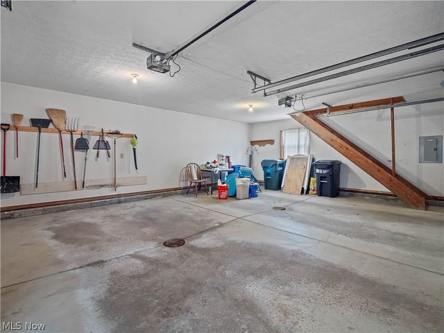 7393 Nethersole Drive, Middleburg Heights, OH 44130