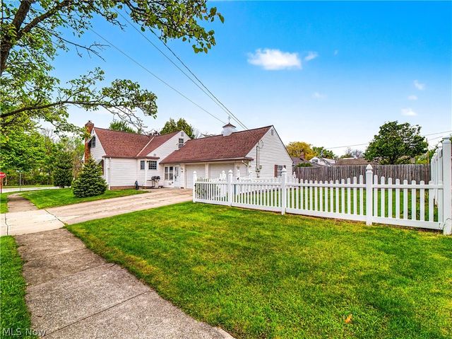 7393 Nethersole Drive, Middleburg Heights, OH 44130