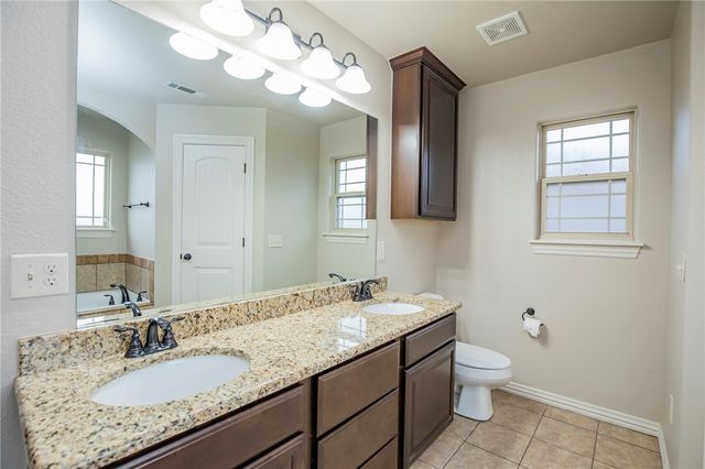 6105 38th Street, Rogers, AR 72758