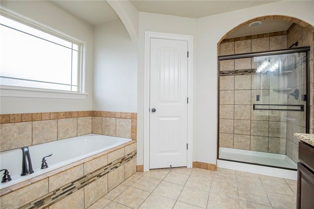 6105 38th Street, Rogers, AR 72758