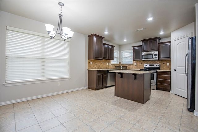 6105 38th Street, Rogers, AR 72758