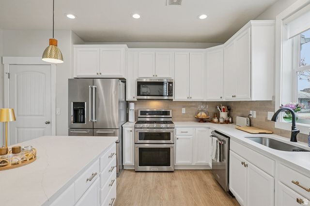 10307 S FISH HOOK RD, South Jordan, UT 84009