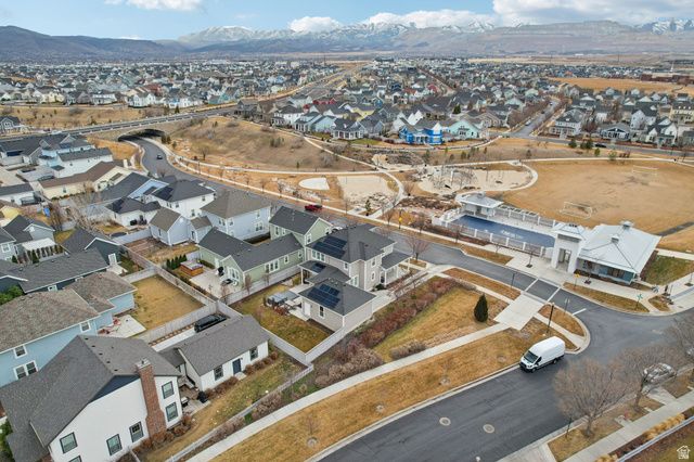 10307 S FISH HOOK RD, South Jordan, UT 84009