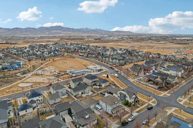 10307 S FISH HOOK RD, South Jordan, UT 84009