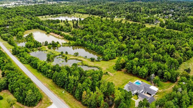 8987 Grand Lake Estates Drive, Montgomery, TX 77316