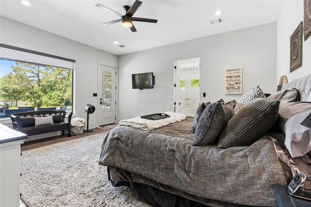 8987 Grand Lake Estates Drive, Montgomery, TX 77316