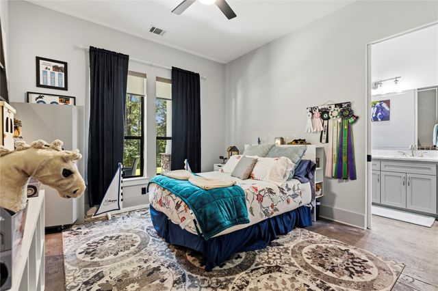 8987 Grand Lake Estates Drive, Montgomery, TX 77316