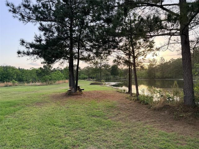 8987 Grand Lake Estates Drive, Montgomery, TX 77316