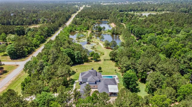 8987 Grand Lake Estates Drive, Montgomery, TX 77316