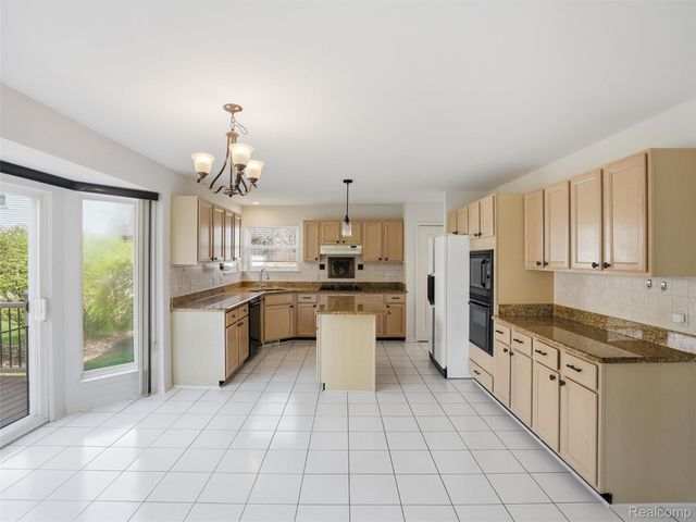 29435 Chelsea Crossing, Farmington Hills, MI 48331