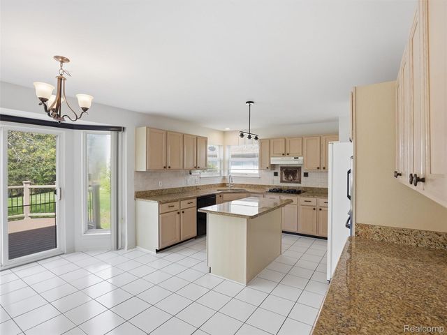 29435 Chelsea Crossing, Farmington Hills, MI 48331