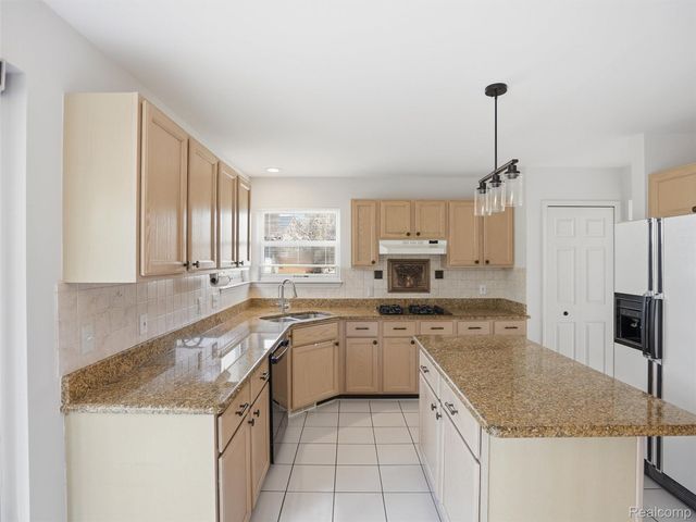 29435 Chelsea Crossing, Farmington Hills, MI 48331
